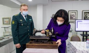 Столетняя швейная машинка пополнит музейные фонды Бурятии