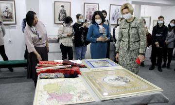 Улан-удэнцы смогут увидеть старинные платки (Репортаж ТРК «Ариг Ус»)