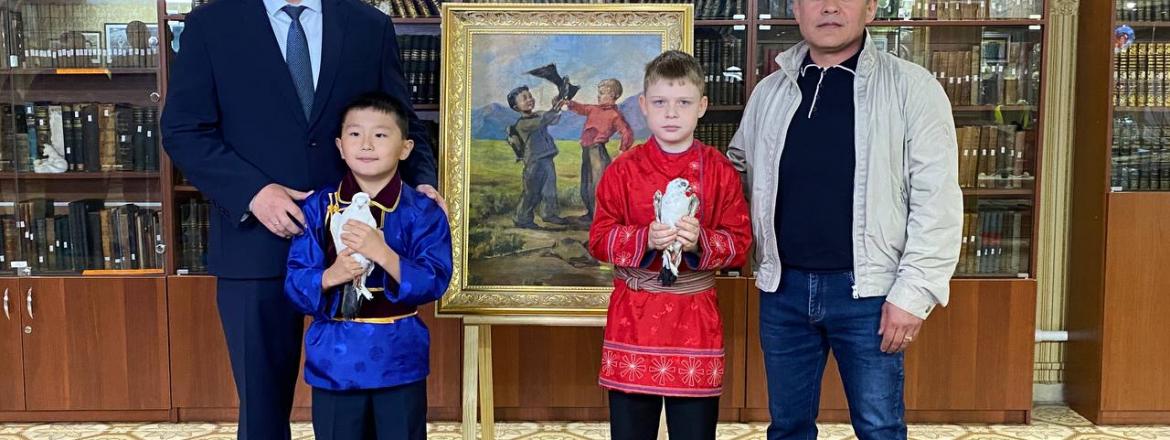 Галерея под крылом Национального музея Бурятии