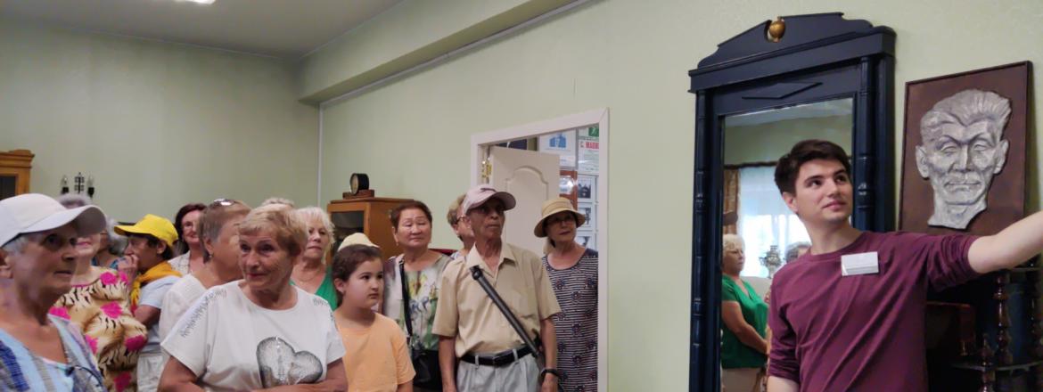 Ветераны БурятЭнерго посетили Галерею Льва Бардамова