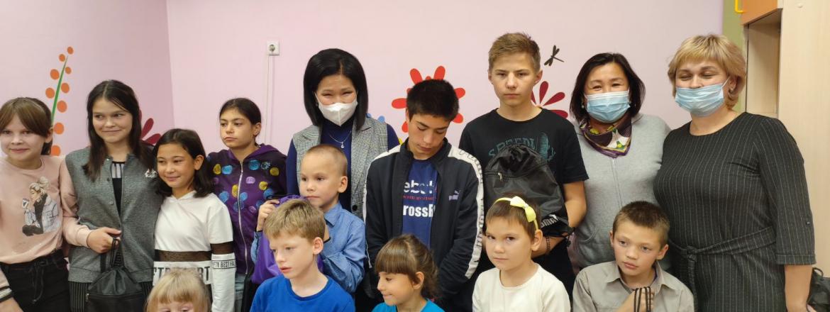 Министр культуры Бурятии и директор Национального музея Бурятии побывали в гостях у детей в Северобайкальском центре