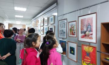 Художественная школа им. Мэрдыгеева приглашает  на ежегодную выставку «Осенний вернисаж»