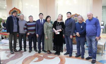 Впервые выставка Гэсэра Зодбоева открылась в музее