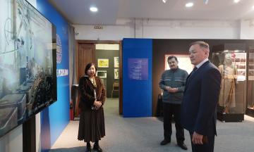 Иван Альхеев посетил готовящуюся выставку к юбилею республики