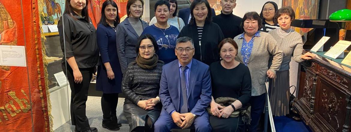 Директора городских школ посетили главную выставку года