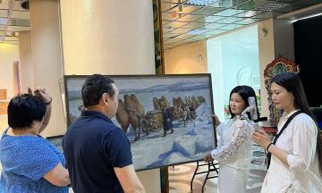 Потомки художника Дамдина Баторова передали картины в фонды Национального музея Республики Бурятия.