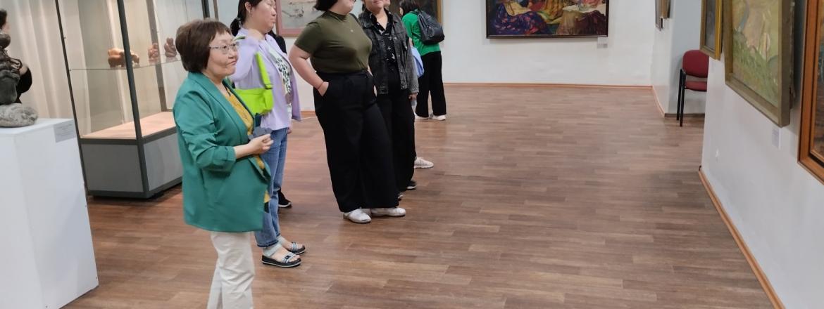 В Национальном музее Бурятии прошла экскурсия при свете фонаря
