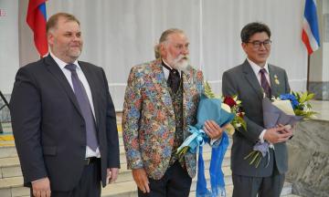 Куратора выставки 