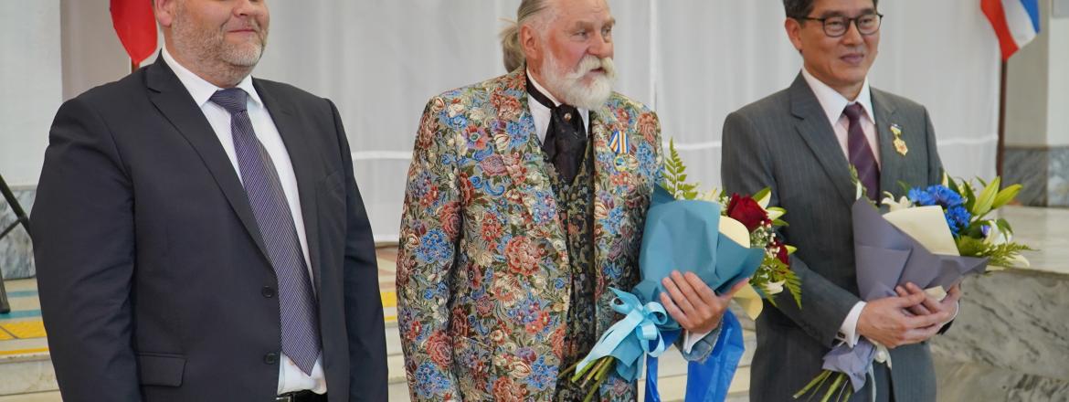 Куратора выставки