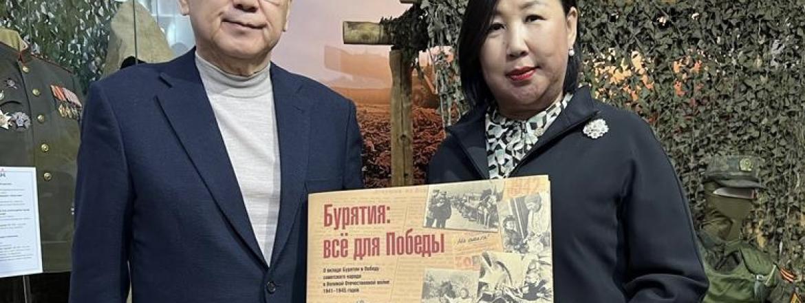 Выставку, посвященной СВО, посетил главный военный прокурор России