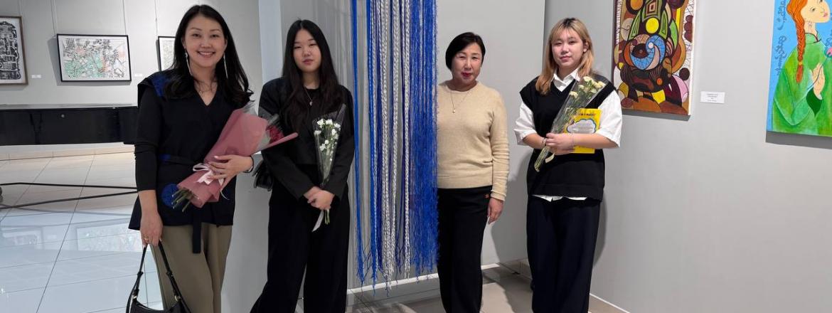 9 марта Национальный музей РБ поздравил с 8 марта семью нашего героя — участника СВО и ветерана Сирии, Алексея К.