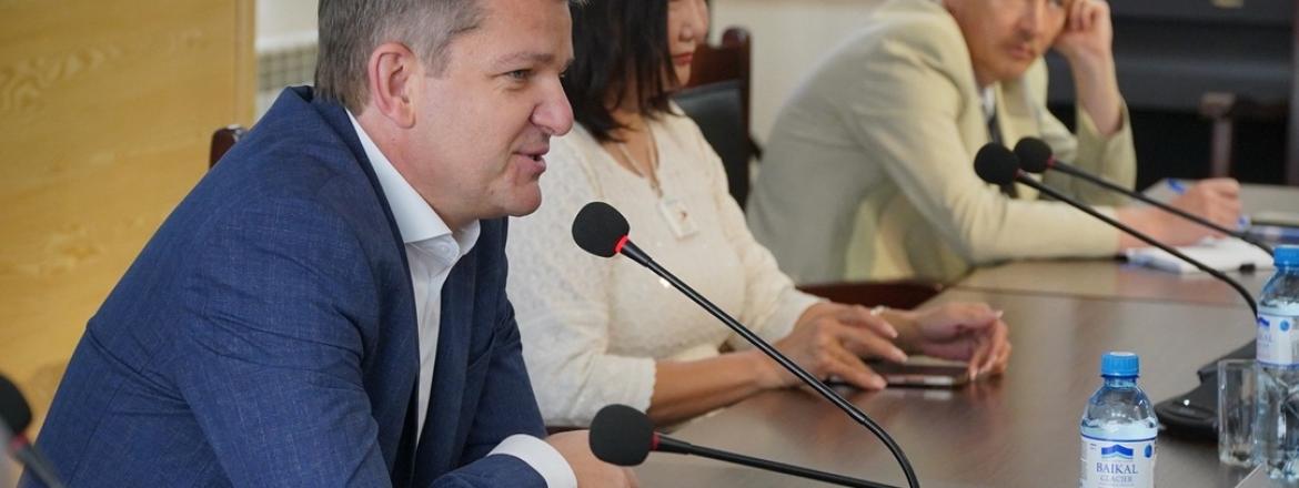 В Улан-Удэ прошла встреча с генеральным директором Президентского фонда культурных инициатив