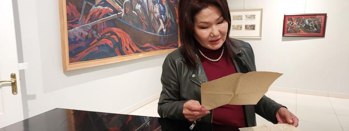 Министр культуры Республики Бурятия посетила выставку «Война и мир Георгия Москалева»