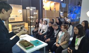 В Музее природы Бурятии прошло интерактивное занятие «Травам надо поклониться»