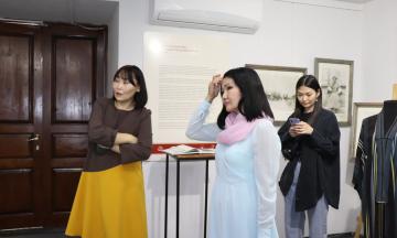 Министр культуры Бурятии посетила выставку «Забытое путешествие: фотографии Петра Шимкевича, XIX в.»