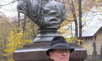 Скульптор Иван Итыгилов подарил свою «Ангару» Национальному музею Бурятии