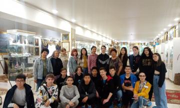 Дети в Галерее Льва Бардамова