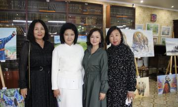 В Улан-Удэ во второй раз открылась выставка Зои Голетц