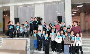 19 марта Музей природы Бурятии посетили учащиеся 1 «Б» класса МАОУ «Сотниковская СОШ». Первоклассники слушали удивительные звуки леса, крики диких зверей и птиц, чувствовали ароматы хвойных пород