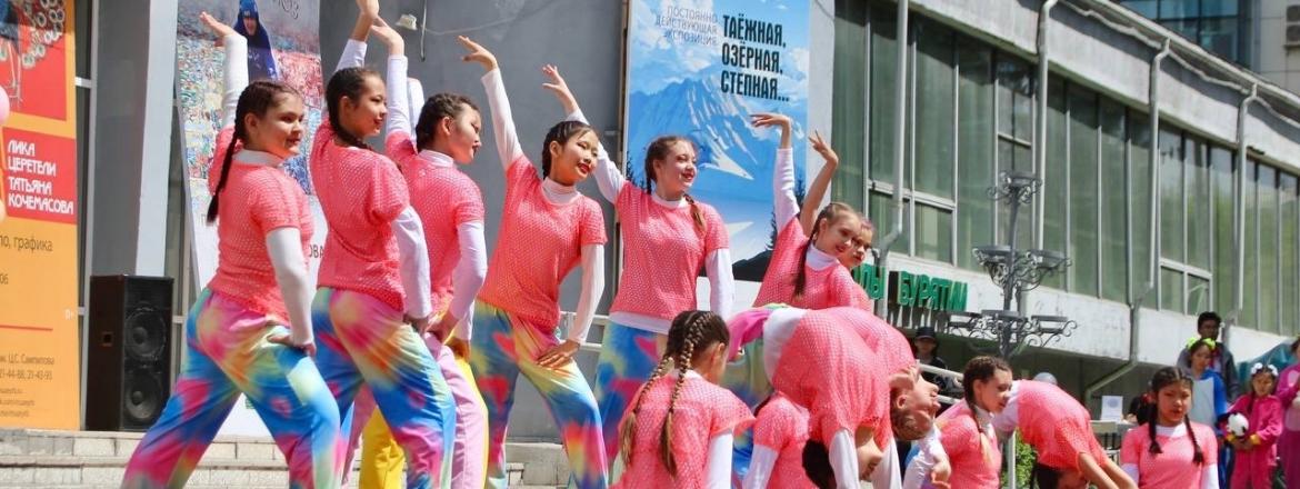 В Улан-Удэ прошло праздничное мероприятие «Детства яркая планета» в честь Дня защиты детей